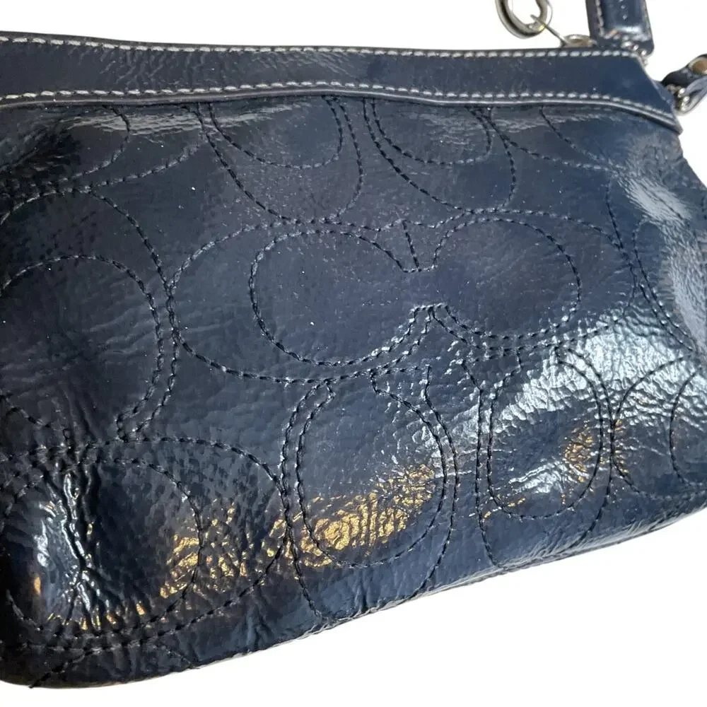 Coach Purse Dark‎ Blue Patent Leather Wristlet Clutch Eyelet Logo Zip Strap